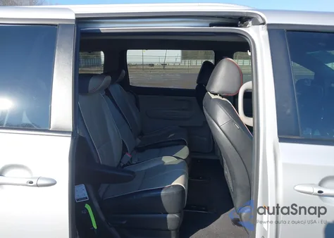 2021 Kia Sedona Ex z USA, uszkodzony, nr VIN KNDMB5C15M6672037